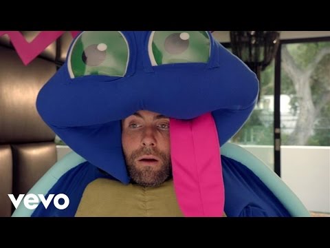 Maroon 5 - Don&#039;t Wanna Know (Official Music Video)
