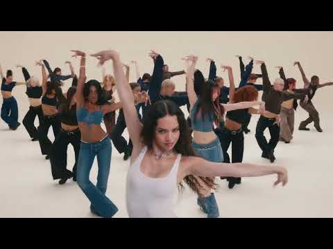 (re)Discovering Milkshake, the song in the 2025 Gap commercial - Auralcrave