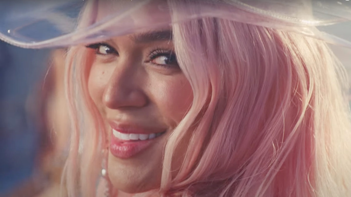 Karol G, Mi Ex Tenía Razón the English lyrics & meaning Auralcrave